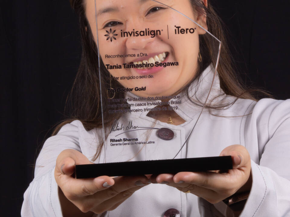 Dra.Tania Tamashiro Segawa - ortodontista - Premio Top Doctor Invisalign na Allegra